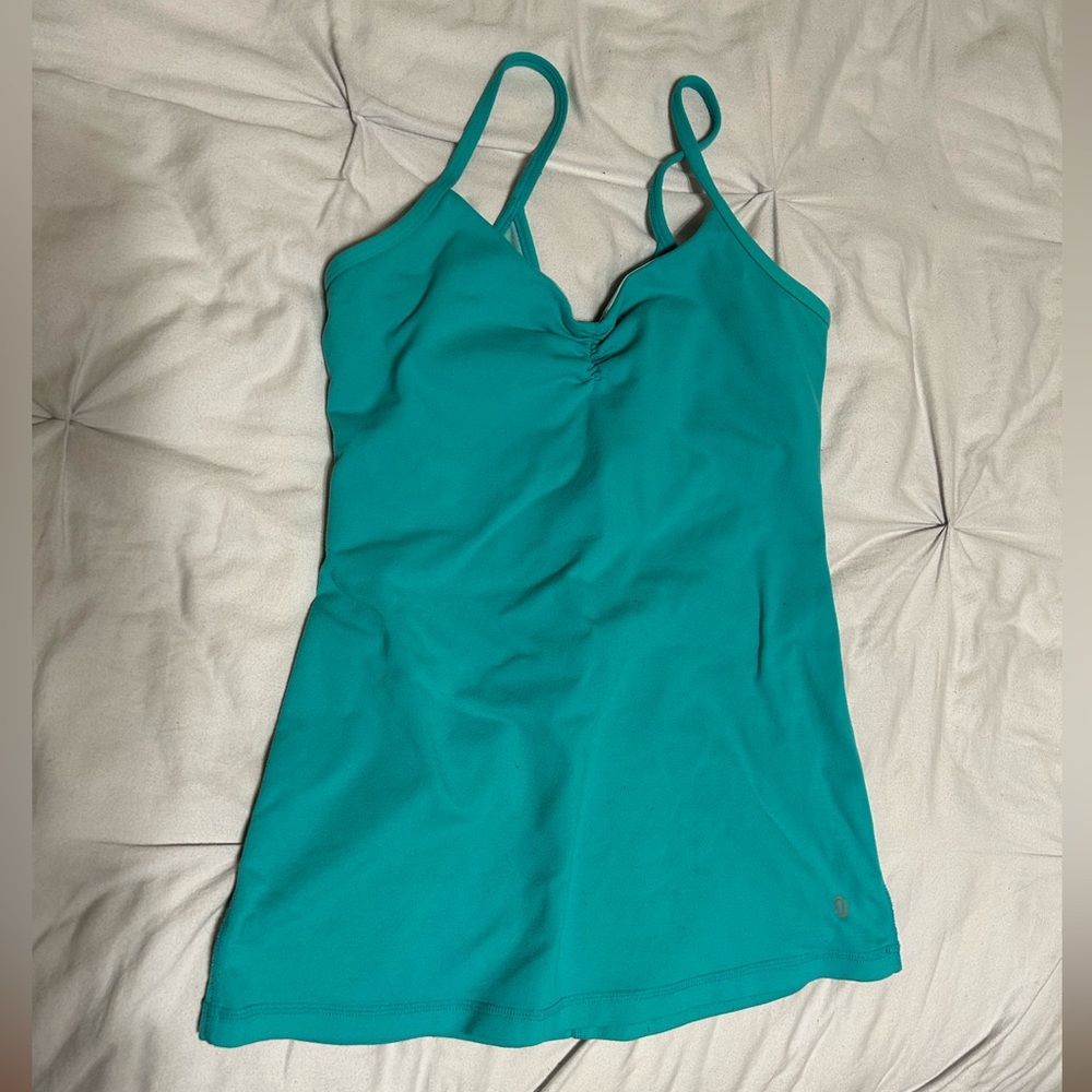 LULULEMON | yoga workout top